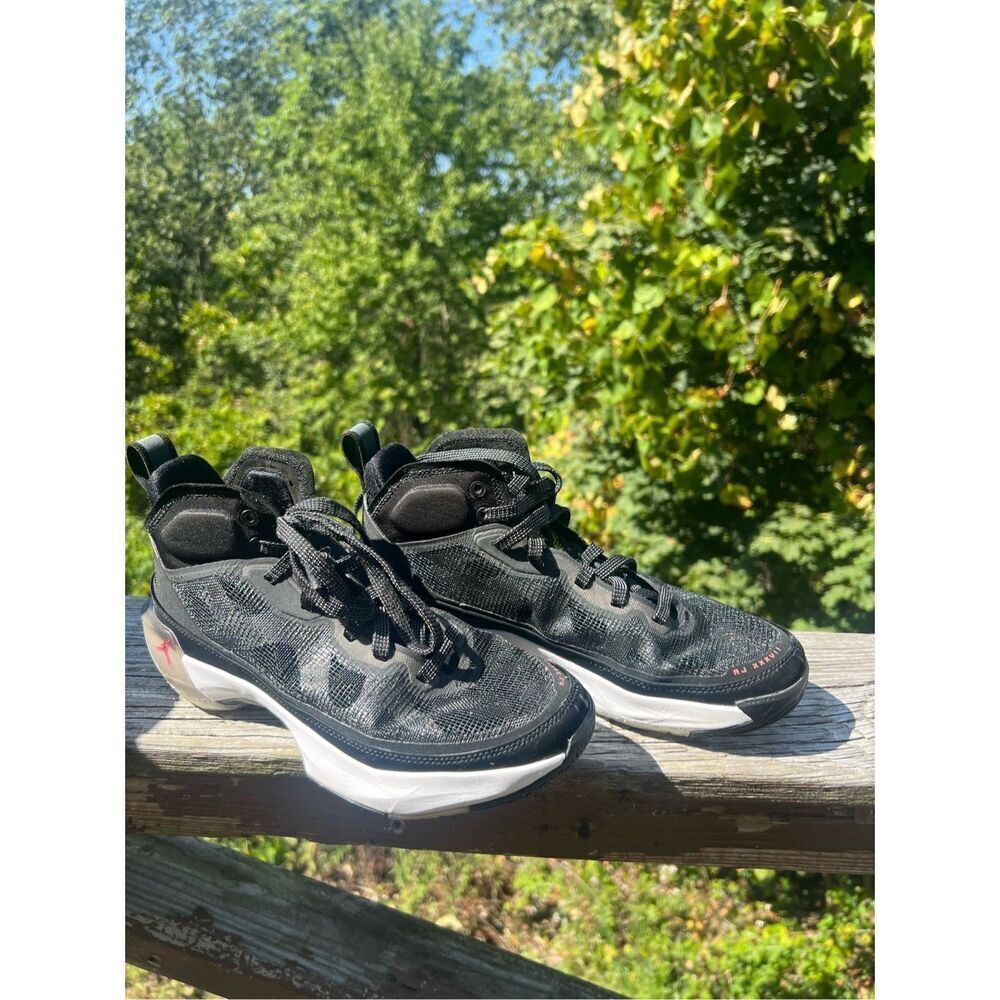 Nike Air Jordan 37 GS Baseball Shoes Black DD7421-091 Sz 6.5 Youth